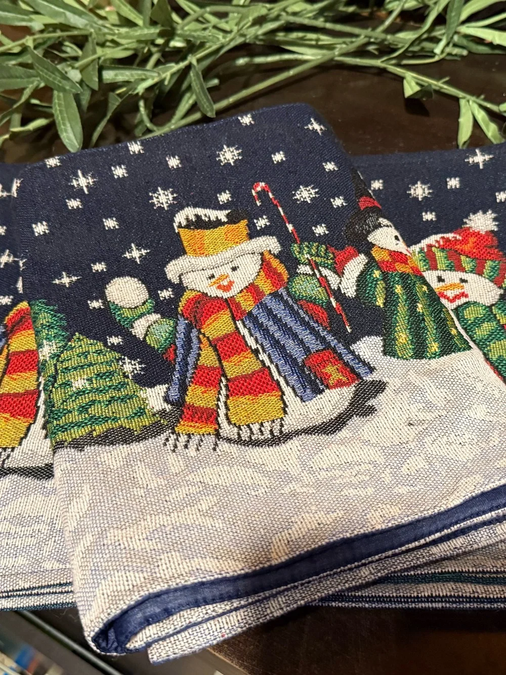 Vintage Christmas Woven Tapestry 9 Pc  Table Runner And Placemats